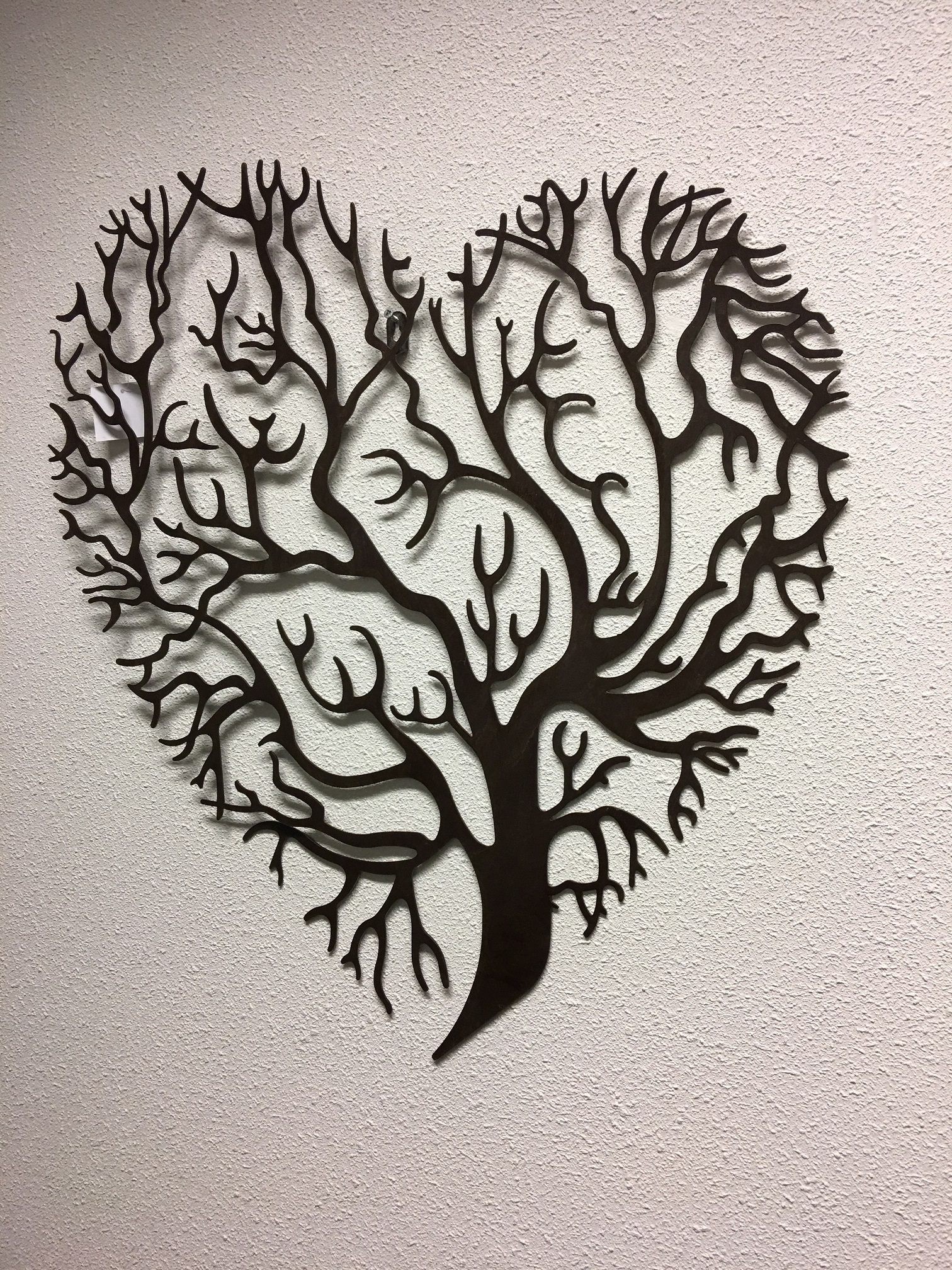 Wunderschöner Lebensbaum in Herzform, Wanddekoration, Metall braun.
