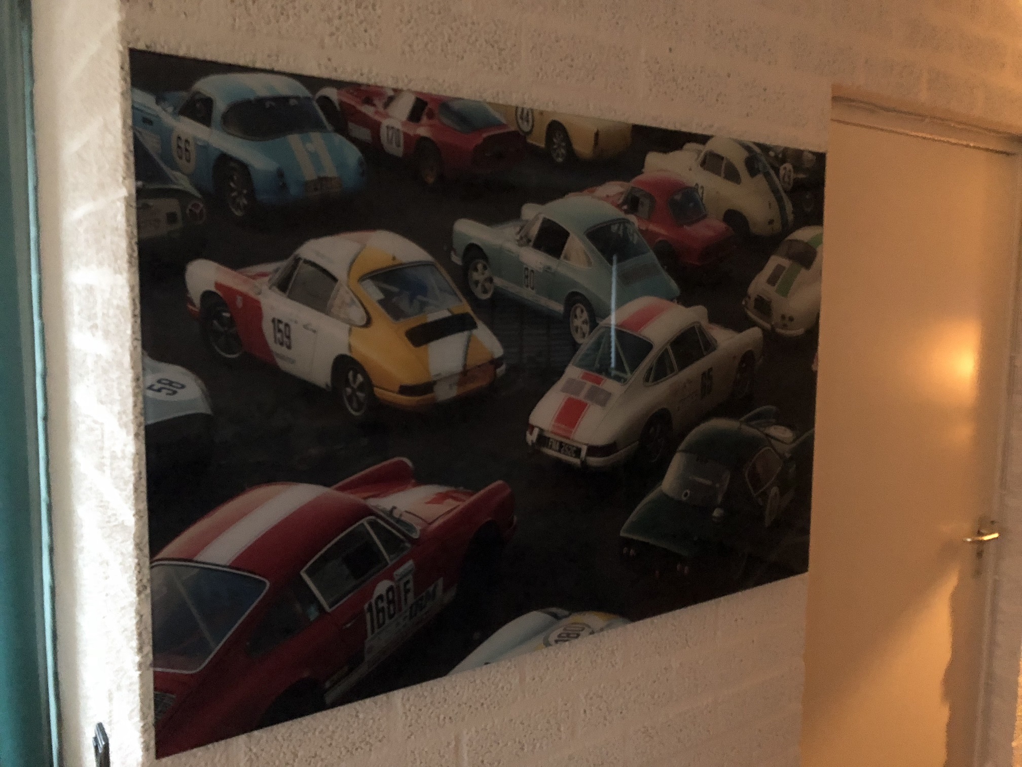 Wanddekoration Kunst auf Glas, Vollfarbe Oldtimer & Porsche, sehr schön!