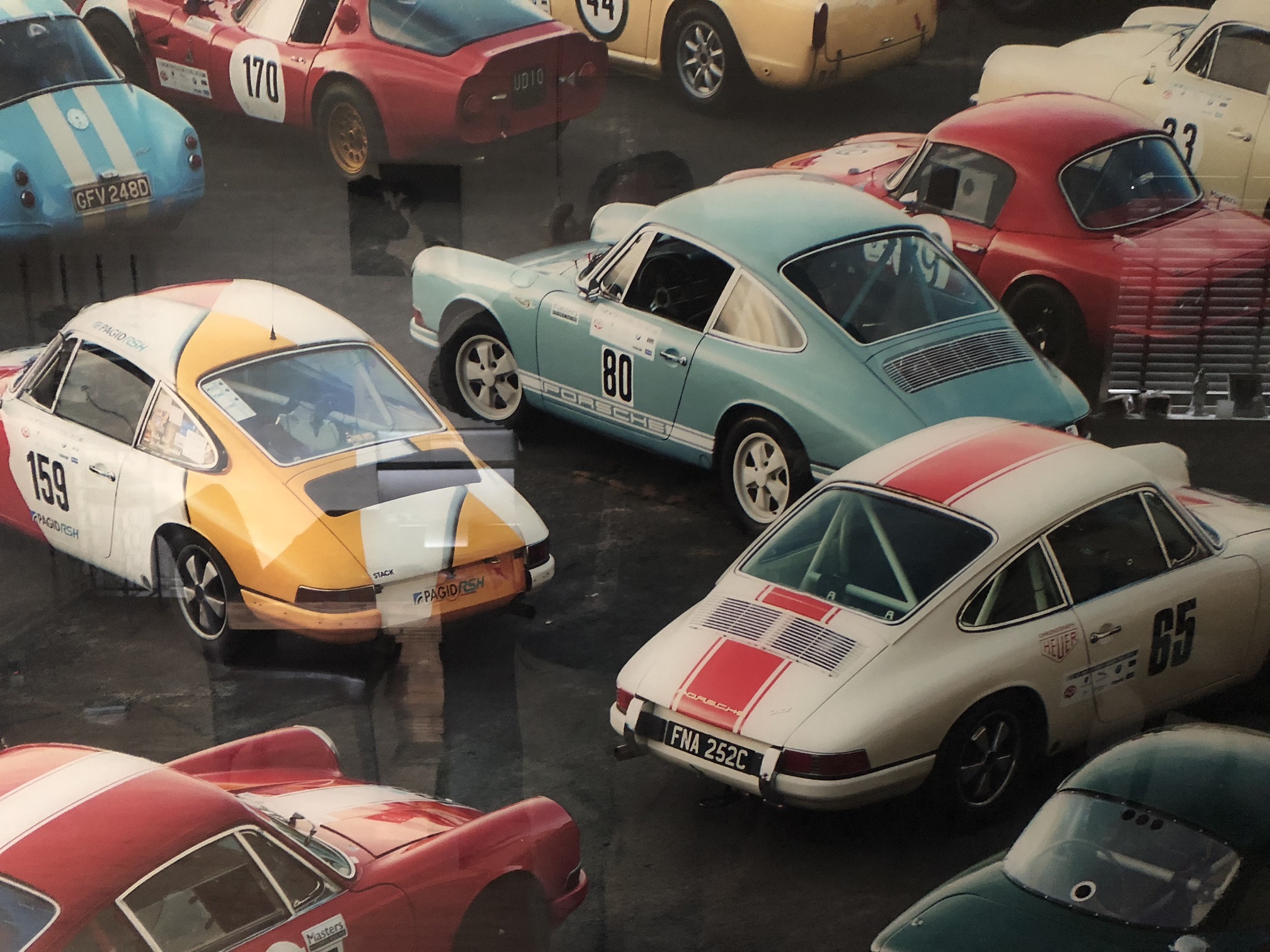 Wanddekoration Kunst auf Glas, Vollfarbe Oldtimer & Porsche, sehr schön!