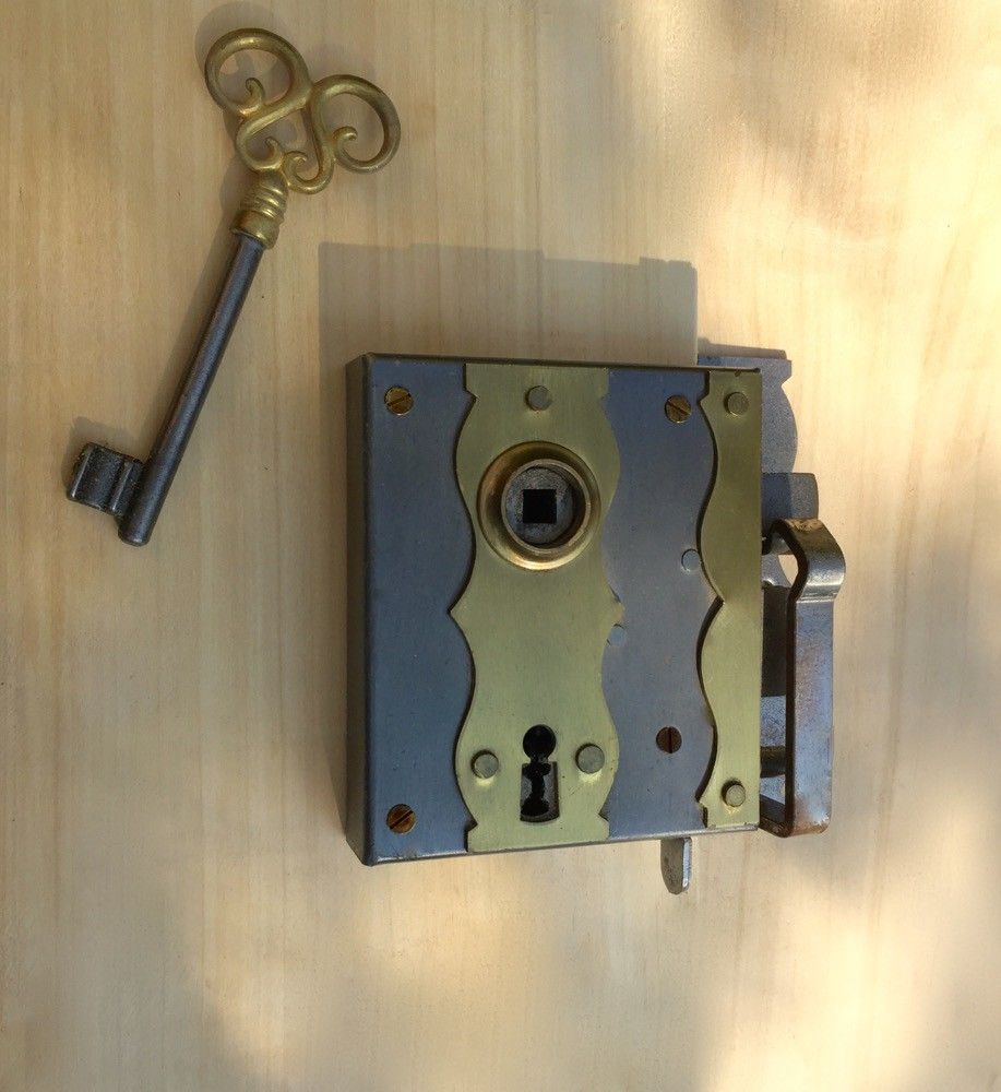 Kastenslot voor antieke deuren. topkwalitiet met sleutels en DIN Links.