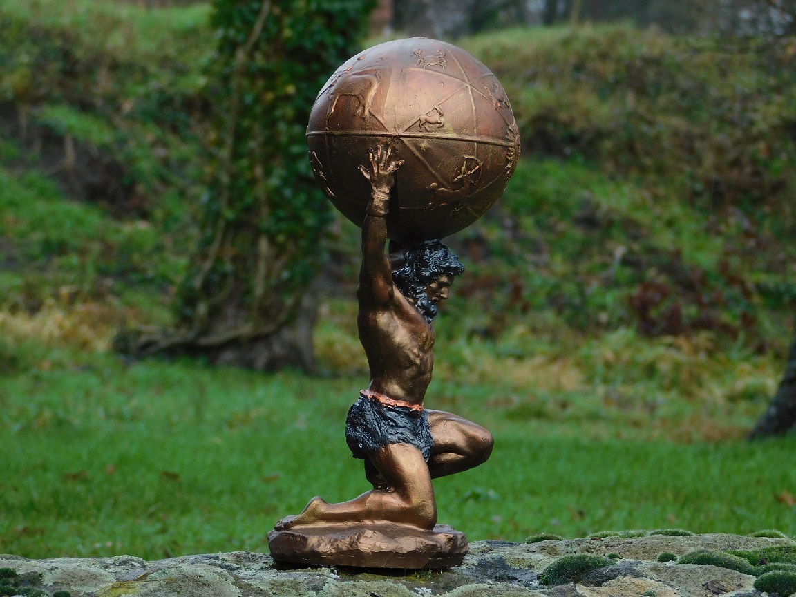 Beeld Atlas - griekse mythologie - polystone - brons look
