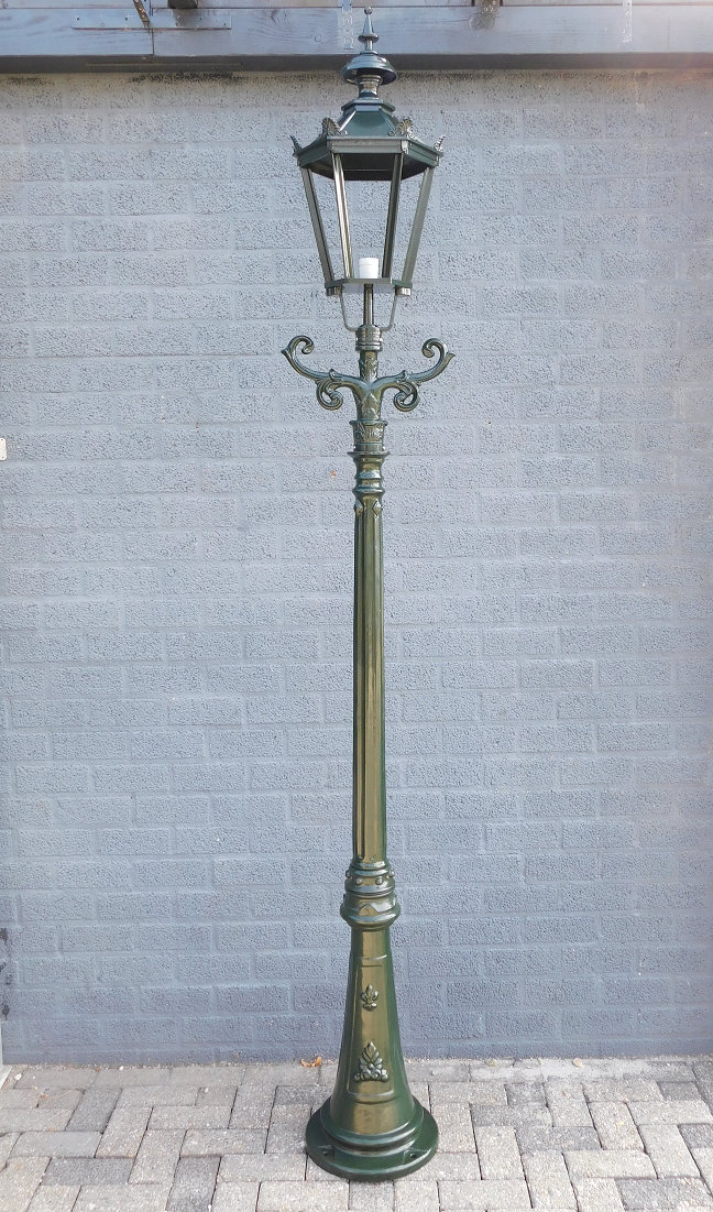 Geval Geleerde Gedrag Klassieke lantaarn 'Barcelona' - buitenlamp met keramische fitting en... -  decohomeliving.com