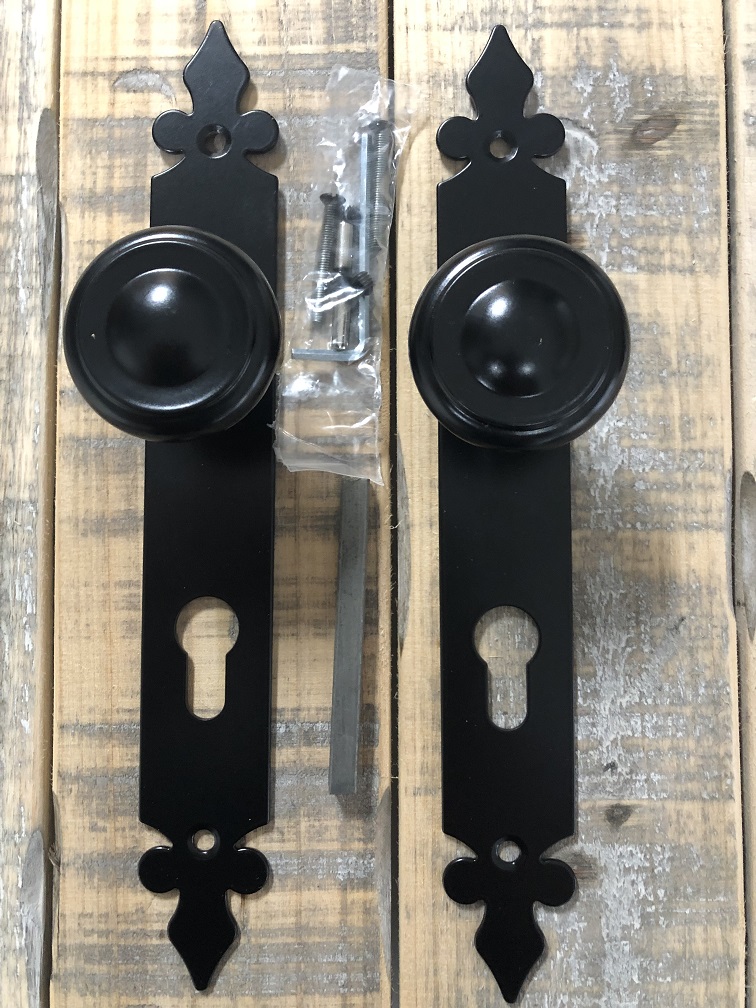 Set deurbeslag voor de voordeur, prachtig smeedijzer, zwart, bestaande uit 2 deurknoppen en 2 lange deurplaat, PZ 92!