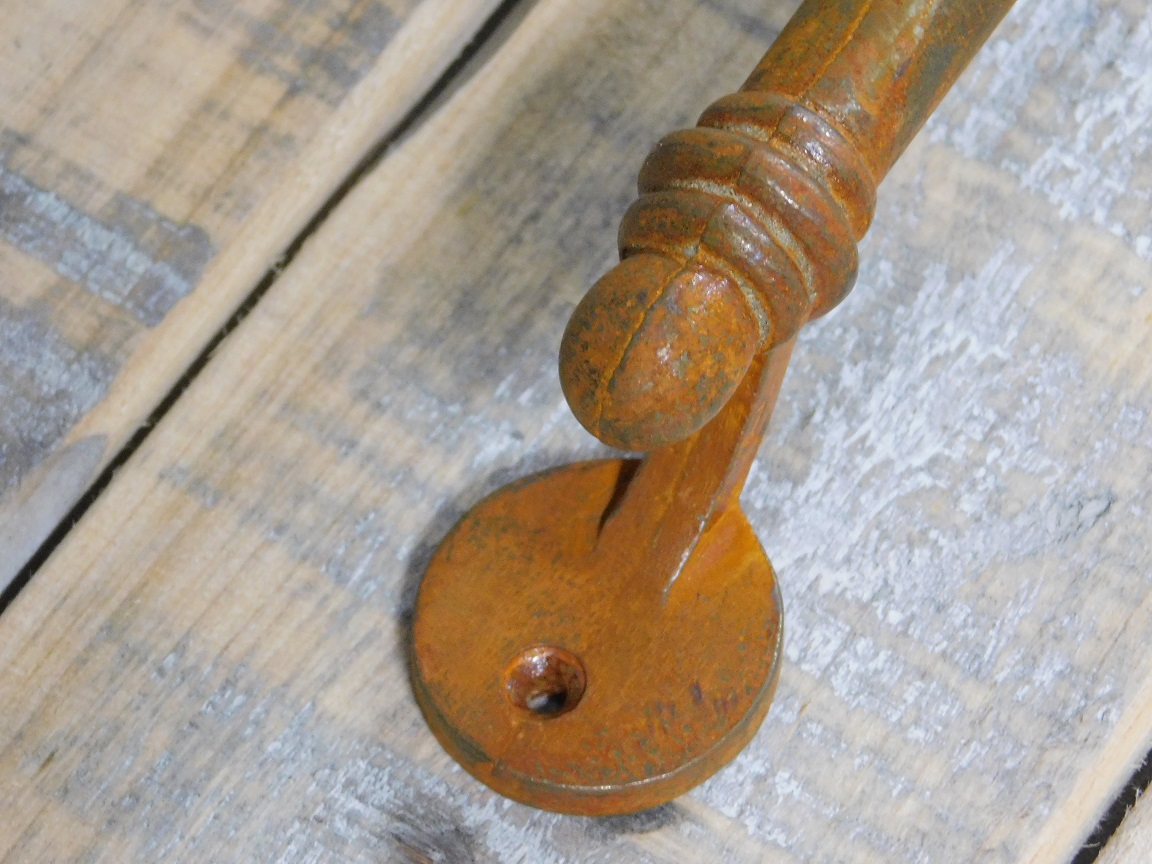 Türgriff, antiker Eisengriff für Türen, Schränke und Schubladen - rostfarben
