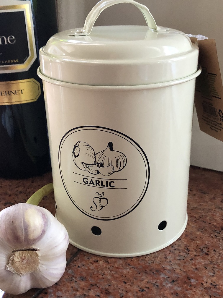 Mooi decoratief opbergblik voor garlic.