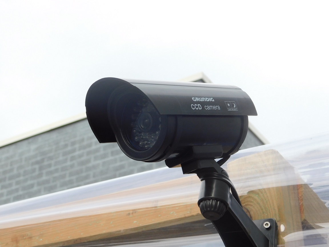 Afschrik / dummy -camera, bewakingscamera (draadloos) van GRÜNDIG