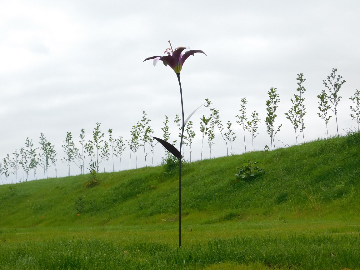 Handgefertigte Lilie - Gartenstab 125 cm - Metall