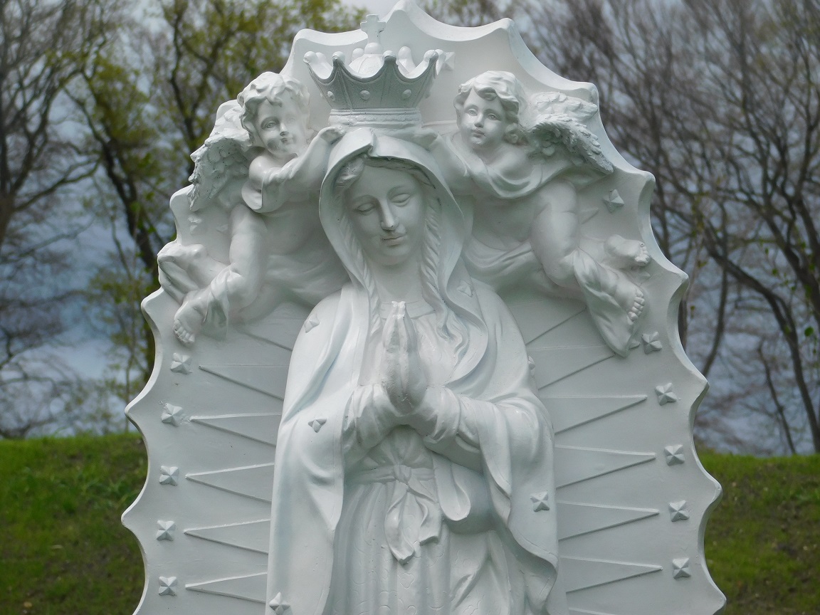 Forsy Maria Statue mit Engeln - Polystone - Creme und weiß 