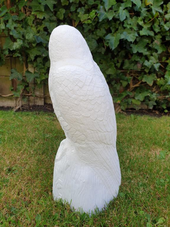 Gartenstatue eines weißen Adlers, Adler