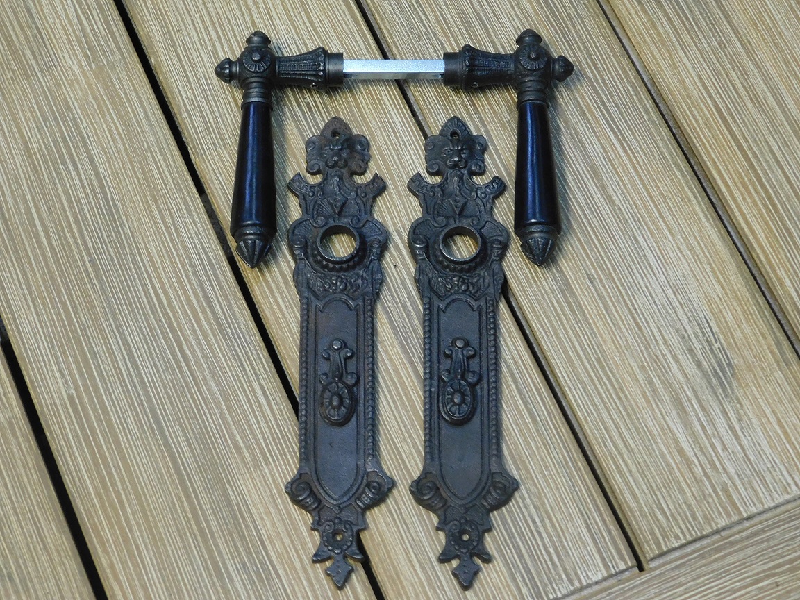 Set deurbeslag voor kamerdeuren - BB72 -  donkerbruin ijzer met houten greep