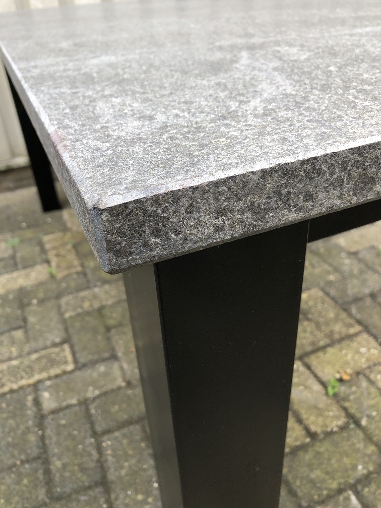 Outdoor-Tisch fürs Leben, schwere Granitplatte auf Stahlgestell, TOP QUALITÄT!