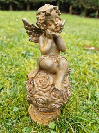 nederig engeltje , grafengel