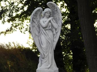 Große Engelsstatue auf Sockel – 150 cm – Stein