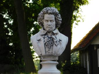 Beethoven auf rundem Sockel - 76 cm - Stein