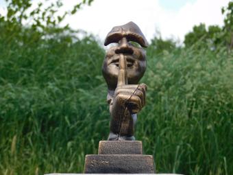 Statue Der Flüsterer - Bronze-Look - Gusseisen