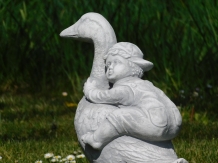 Beeld Gans met kind - vol steen