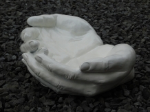 Handen als schaal - polystone