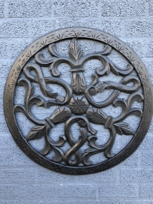 Wandschmuck rund, kunstvoll geschnitzt, schwarz-braun, wunderschön!