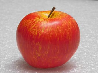 Kunstapfel Rot – Dekorative Kunstfrucht