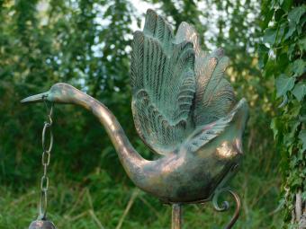 Metall-Windlicht XL mit Schwan auf Ständer – 102 cm – Vintage-Laterne