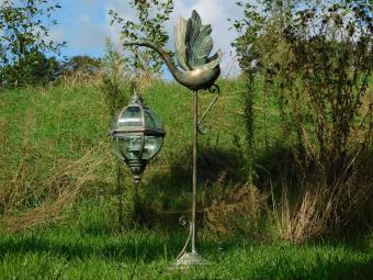 Metall-Windlicht XL mit Schwan auf Ständer – 102 cm – Vintage-Laterne