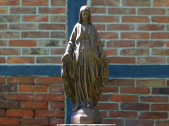 Marienstatue auf Sockel – 155 cm – Steinoxid