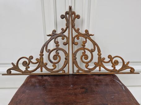 Prachtige Set grote gietijzeren plankdragers , rustiek Bruin .