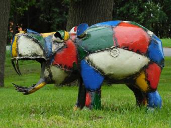 Beeld Nijlpaard ''Bamba'' - 50 x 80 cm - Metalen Kunstwerk - Kleurrijk