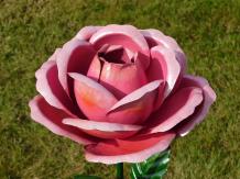 Große Metallrose - Gartenstab - Rosa