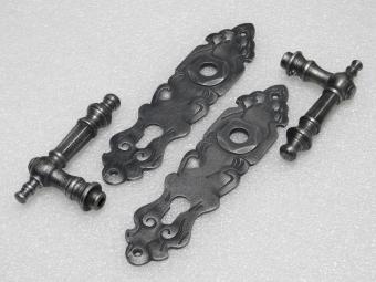 Türbeschlagset – Türgriffe „Victoria“ + Türplatten „Royale PZ 92“ – Gusseisen, verzinkt