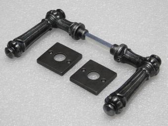 Set Türgriffe Oxford + Türgriffrosetten, quadratisch – Gusseisen, verzinkt