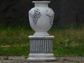 Gartenvase Weintrauben auf Sockel - 54 cm - Stein