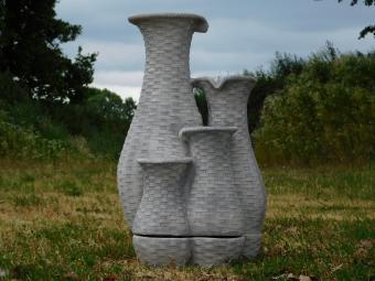 Wasserspeier mit 4 Krügen – 70 x 40 cm – Stein
