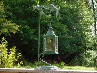Metall-Windlicht mit Ständer und 2 Vögeln – 70 cm – Vintage-Laterne