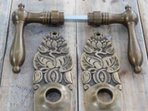 Art-nouveau stijl deurbeslagset met mooie messing deurplaten, PZ72!