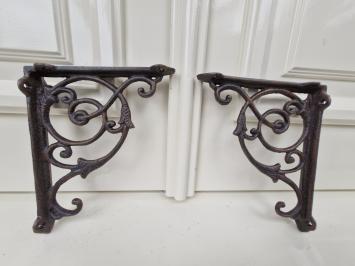 Gusseiserne Regalträger.