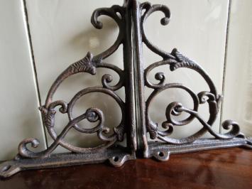 Gusseiserne Regalträger.