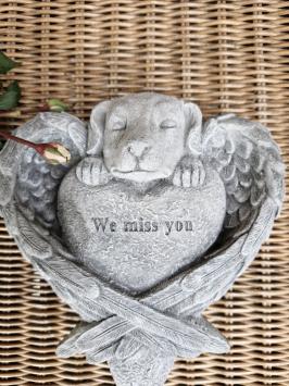 Grabsteindekoration für einen Hund