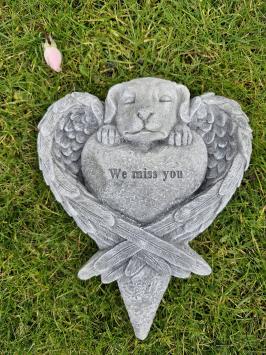 Grabsteindekoration für einen Hund