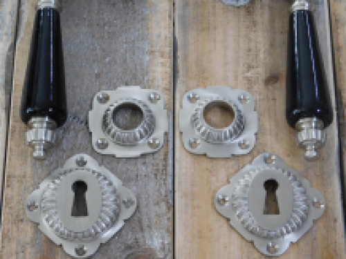 Set retro deurbeslag - nikkel - met zwarte porseleinen grepen