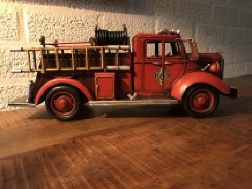 Wunderschönes Metallmodell eines Feuerwehrautos / Feuerwehr, wunderschön im Detail!