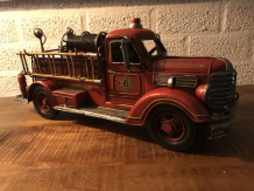 Mooi metalen schaalmodel van een brandweerwagen / brandweerauto, mooi in detail!