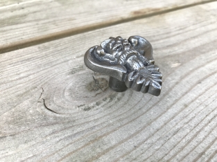 Kast greep/knop in ''pan'' gezicht, gemaakt van gietijzer