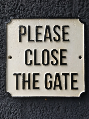 Bordje emaille ''please close the gate'' voor op de deur of poort