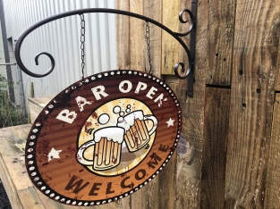 Uithang-gevel-bord ''Bar open'' en 