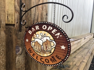 Uithang-gevel-bord ''Bar open'' en 