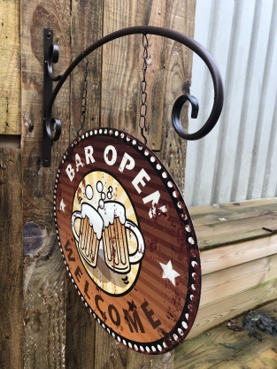 Uithang-gevel-bord ''Bar open'' en 