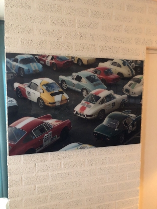 Wanddekoration Kunst auf Glas, Vollfarbe Oldtimer & Porsche, sehr schön!