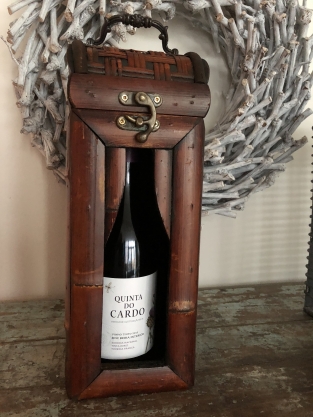 koloniaal houten kist voor een fles wijn, rechtop, bamboeafwerking, zeer apart!