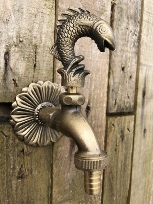 Wasserhahn mit Fisch für Gartenbrunnen, Messing